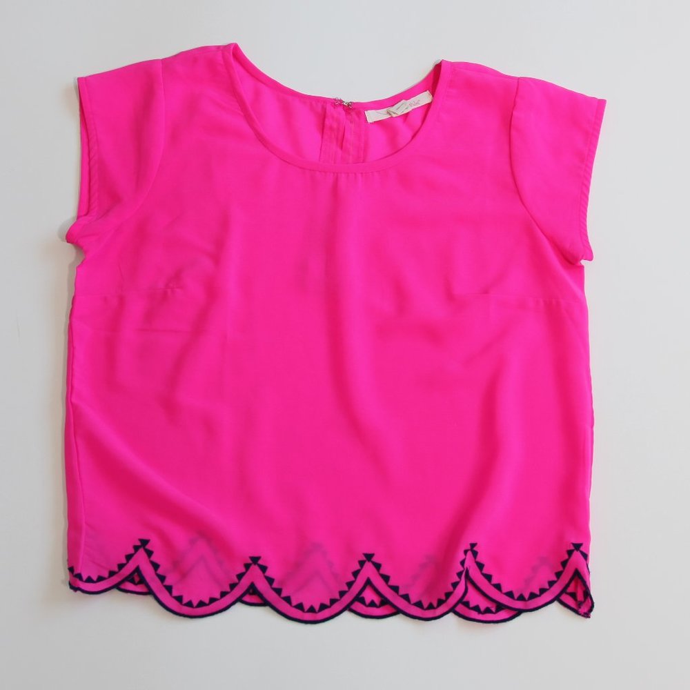 3/$15 Shrinking Violet Hot Pink Scalloped Hem Top